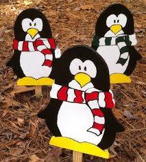 Penguins With Scarf And Hat Wooden Christmas Yard Decoration Hand Painted Penguin Christmas Decorations Christmas Yard Art Christmas Penguin
