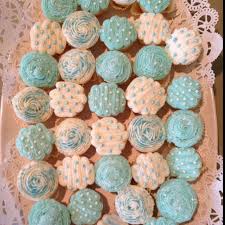 Feel free to create baby shower cupcakes for boys as well in this same theme! Ghim Cá»§a Anina Z Tren Robin Schwochery Creations Cupcake