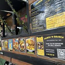 Munch N Brunch Food Truck - Breakfast & Coffee Shop — Restaurant food truck in Honolulu, Hawaii