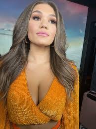 Abby Anderson's Instagram, Twitter & Facebook