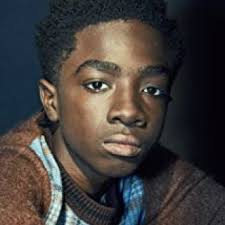 Robin Buckley (played by Maya Hawke) outfits