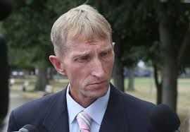 Paralyzed teen reaches out to wounded girl, mom