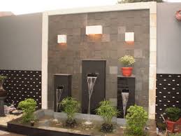 Rumah minimalis dengan nuansa putih terlihat lebih menarik dengan kehadiran taman di dalam rumah. Desain Taman Dalam Rumah Klikbuzz