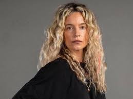 Survivor 2021 gönüllüler takımı yarışmacısı olan sena özdemir, genç yaşına birçok başarı sığdırmayı başarmış. Hanzade Ofluoglu Kimdir 2021 Survivor Hanzade Ofluoglu Kac Yasinda Ve Nereli Magazin Haberleri Ntv