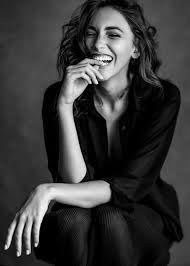 Studio Photography Basics Portrait Photography Women Studio Portrait Photography Photography Poses Women