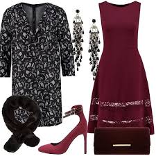 Il vestito rosso si addice a ogni tipologia femminile ed è scelto spesso durante le festività natalizie: Outfit Perfetto Per Una Cerimonia Invernale Vestito Rosso Con Due Strisce Di Pizzo Tono Su Tono Soprabito Bianc Abiti Alla Moda Attrezzatura Outfit Di Classe