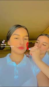 Trend del Corazón en la Mejilla con Mi Besti