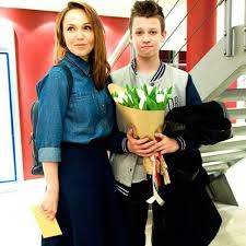 На данный момент валерий и. Albina Dzhanabaeva Trogatelno Pozdravila Starshego Syna S Dnem Rozhdeniya Vokrug Tv