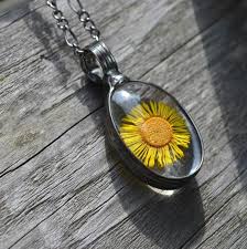 Birth Month Flower Necklace Birth Month Flower Ideas Birthday Gift For September Birth Flower Aster Flower Necklace Pressed Flower Jewelry September Birthday 2808 Pressed Flower Necklace Sunflower Necklace Sunflower Pendant