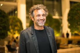 O ator carlos miguel, conhecido como o fininho, do antigo concurso 1, 2, 3, da rtp1, morreu este sábado, dia 19 de junho. Relembre Atores Que Morreram Durante As Novelas Veja