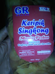 Rasa manis gula jawa dengan singkong tercampur menjadi rasa yang sangat pas apalagi jika ditemani dengan parutan kelapa. Kripik Singkong Manis Pedas Rumah Bumn