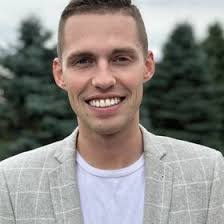 Alex Willis's Instagram, Twitter & Facebook