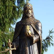 Között, többek között a budai várban, a városligetben, a várkert bazárnál, a március 15. Szent Istvan Kiraly Kozterkep