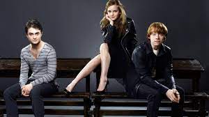 She attended hogwarts for 6 years as a gryffindor. Harry Potter Ron Weasley Hermione Granger Wallpapers Wallpaper Cave