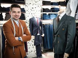 C&a stores in vaslui discover the latest fashions for women, men and children at c&a! Intr Un OraÈ Din Vaslui In Care Toaletele Au IntrucÈiuni De Folosire Un TanÄr ConstruieÈte Un Brand InternaÈional De Haine Newmoney