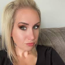 Tooth gems for smile sparkle in Kerns