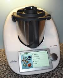 Des agrumes en rondelles destinés à être travaillés en pâtisserie ou en cuisine. Thermomix Wikipedia