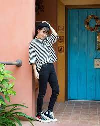 instagram 上的溫妮winni 黃于恩 24小時牛仔褲 美型不設限 特級彈性牛仔褲 喝咖啡是我人生不可或缺的消水腫聖品怕咖啡因太多的話工作之外我就會喝無含咖啡因的茶百搭不膩的條紋 uniqlo特級彈性牛仔褲修飾內側肉肉腿很酷的是改長度 striped top style fashion