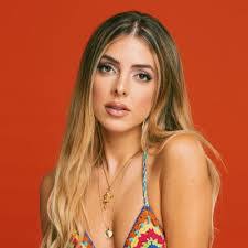 Corrina Smith's Instagram, Twitter & Facebook