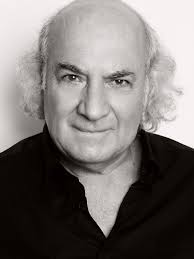 Cayó el telón. Hoy nuestro querido Juan Mandli, el maestro, el compañero,  el amigo, se ha marchado. Ha iniciado su último viaje. Su último bolo. Juan  se nos ha ido y nos