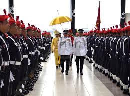 Lagu kebangsaan terengganu selamat sultan. Sultan Mizan Sempurnakan Istiadat Pembukaan Dun Ke 14 Trdi News