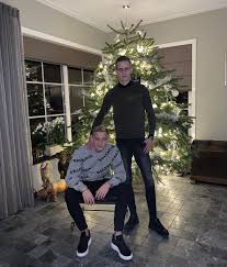 The midfielder is struggling with an injury. Donny Van De Beek Wiki 2021 Girlfriend Salary Tattoo Cars Houses And Net Worth