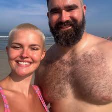 Jason enjoyed some beach time in Sea Isle, NJ over the holiday weekend and  graciously took pictures with fans. 📸: @ben_saggers @ashleylib.13  @ani.franzini @dconnorj_ @seanaisaac @risleone #jasonkelce #seaislecity  #kelcebrothers