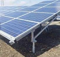 hohe vormontierte Schraubpfahlgründung Solargestell ...