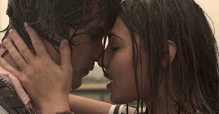 Chase stokes, rudy pankow, jonathan daviss, madelyn cline, and madison bailey posed together just like jj, rudy seems to enjoy being a single pringle for the time being. Outer Banks Auf Netflix Alles Zu Start Handlung Besetzung Und Staffel 2