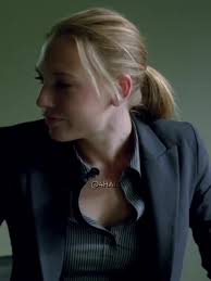 rewatching fringe right now #oliviadunham #olsenview
