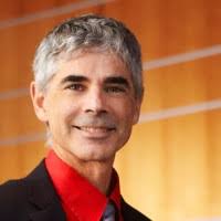 2400+ profilů „Štraker“