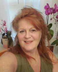 Roxanne Dewitt's Instagram, Twitter & Facebook