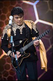 Explore tweets of rhoma irama @rhoma_official on twitter. Bisa Tampil Sepanggung Dengan Kedua Anaknya Saat Konser Ini Kata Rhoma Irama Kumparan Com