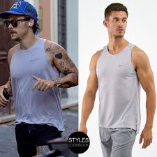 Harry styles will be performing in singapore on thursday, 3 may at the singapore indoor stadium with special guest warpaint. Harry Styles Lookbook On Twitter While Out In Rome Harry Was Pictured Wearing A Nike Rise 365 Running Tank Top 40 Https T Co 2ykigdohrr