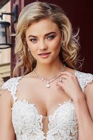 Anna Bellagio Earrings 2025