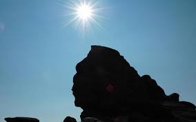 Orasul subteran de la derinkuyu ar putea fi închis din interior cu usi de piatra imense, care pot fi deschise numai din interior. Tunelurile Secrete Din Muntii Bucegi Rolul Masoneriei In Romania Traco Geto Daci