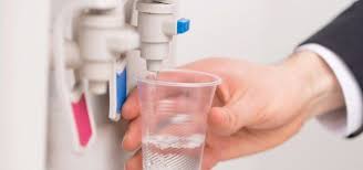 Ahşap temizliğinde sirke kullanmak zeminin zedelenmesine sebep olur. Su Sebili Nasil Temizlenir