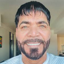 La gente me pregunta porque a mis 66 años me mantengo joven. Simplemente  evito consumir estos alimentos. Pan, pasta, harinas, arroz, plátano, papas,  tubérculos, cereales, azúcar, dulces, cereales, leche, jugos de frutas,