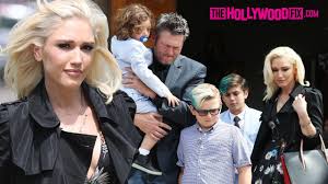 Gwen stefani and blake shelton can't get any cuter! Gwen Stefani Blake Shelton Celebrate Easter Sunday Together At Church With The Kids 4 1 18 Youtube