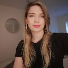 Kirsten Mcdowell's Instagram, Twitter & Facebook