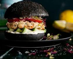 Una delle ultime tendenze lanciata dalle pizzerie e forni:la pizza nera. Pane Nero Al Carbone Vegetale A Roma