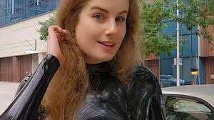 美女潜水员Mariah Meyer 含呼吸器scuba diving_哔哩哔哩_bilibili