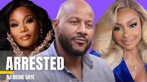 Alicia keys ft. Beyonce ~ Put It In A Love Song