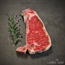 Primal (large distinct sections) or sub primal cuts, such as strip loins, rib eyes, and sirloin, are placed in a refrigerator unit, also known as a hot box. New York Cut Dry Aged Online Kaufen Direkt Vom Lamplhof
