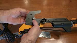 Friskars pole trimmers come in several models, but all allow safe tree pruning from 15 to 18 feet high from the ground. Best Tree Pruner Fiskars Powerlever 1 1 8 In Cut 15 In Fiberglass Pole 14 Ft Review Youtube