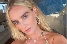 Utilize socialblade.com to check your instagram stats and instagram followers while tracking your progress. Perrie Edwards Shows Off Her Biggest Body Hangup In Natural Ibiza Holiday Snap Liverpool Echo