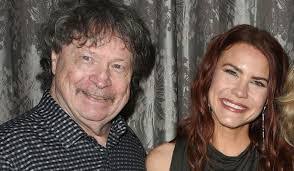 Eva Mac's Instagram, Twitter & Facebook