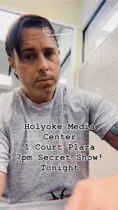 Secret show tonight 7pm, Location