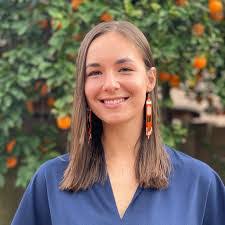 Elsa Armstrong's Instagram, Twitter & Facebook