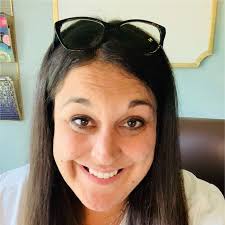 Holli Schvom Email & Phone Number